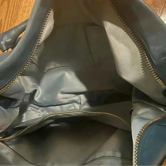 Coach Lindsay Hampton Teal Blue Hobo Bag with Golden Tone Hardware - Picture 9 of 12